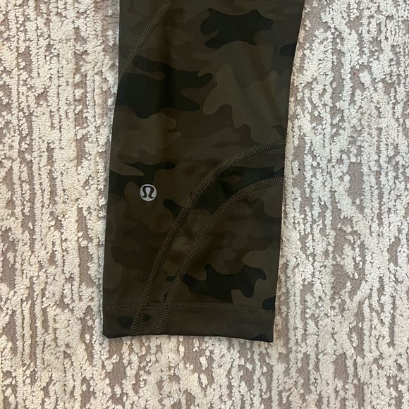 Lululemon capri Camo leggings - Picture 2 of 3
